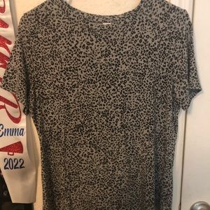 OLD NAVY CHEETAH PRINT FLOWY SHIRT
